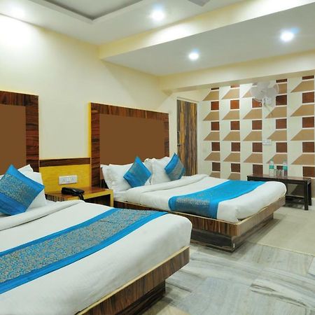 Hotel Lahorimal Deluxe ニューデリー エクステリア 写真