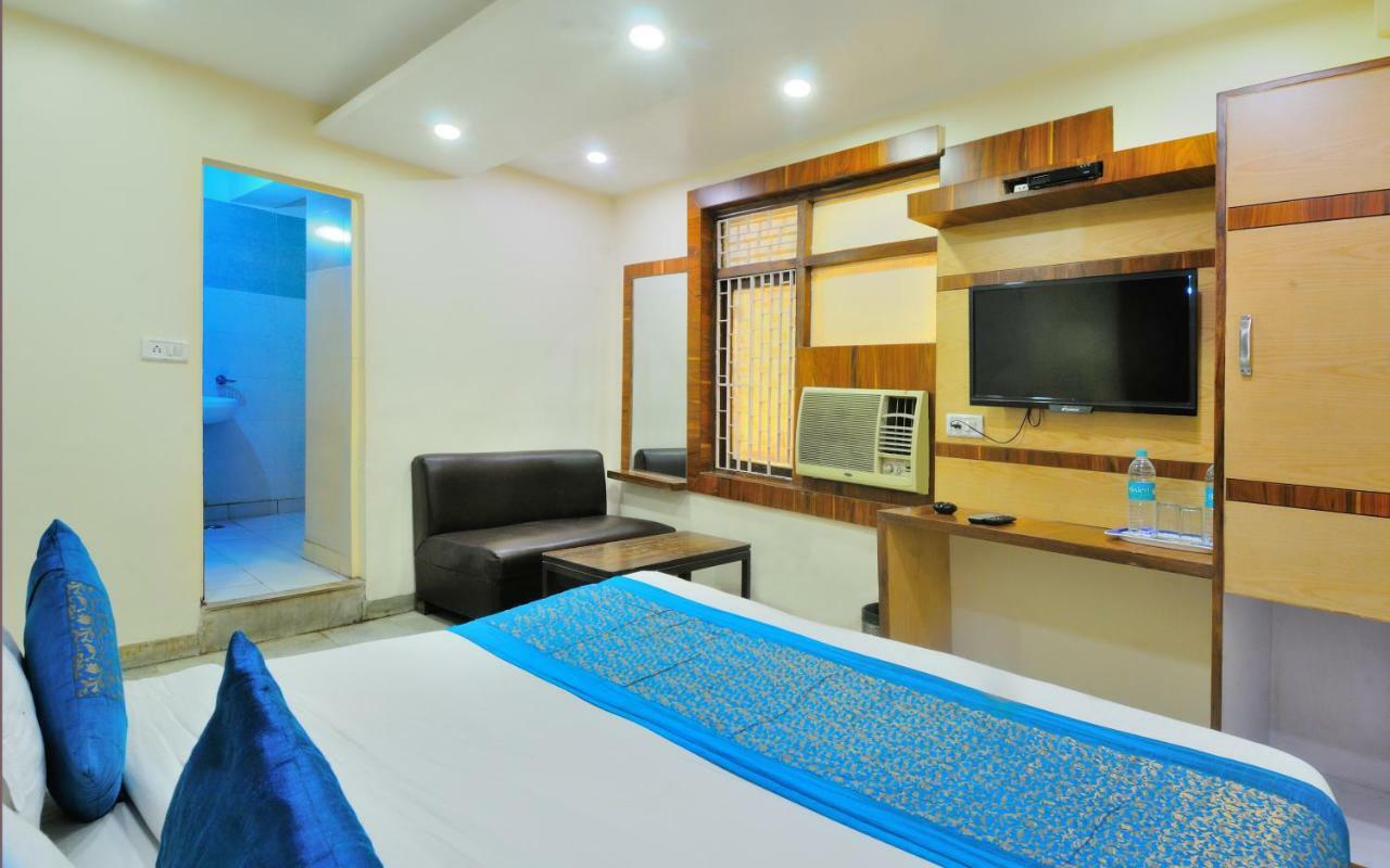 Hotel Lahorimal Deluxe ニューデリー エクステリア 写真